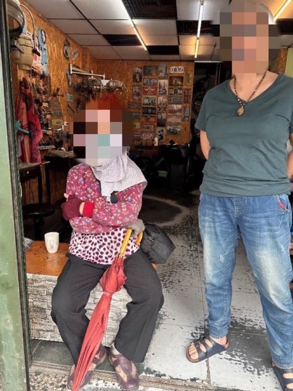 高齡失智老婦迷路　暖警協助找回家的路