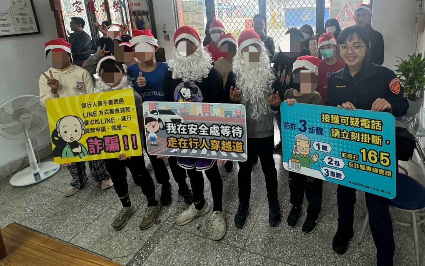 海端國小學童化身耶誕老公公，前進偏鄉警分駐所送暖報佳音