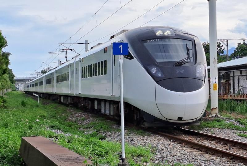 臺鐵員工預計可領1.5個月年終獎金