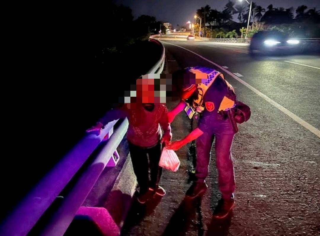 失智老婦路上迷途，警方協助平安返家