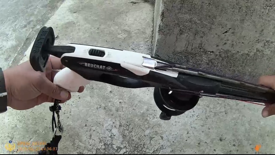 基肇泊區查獲非法魚槍   海巡人員眼明取締