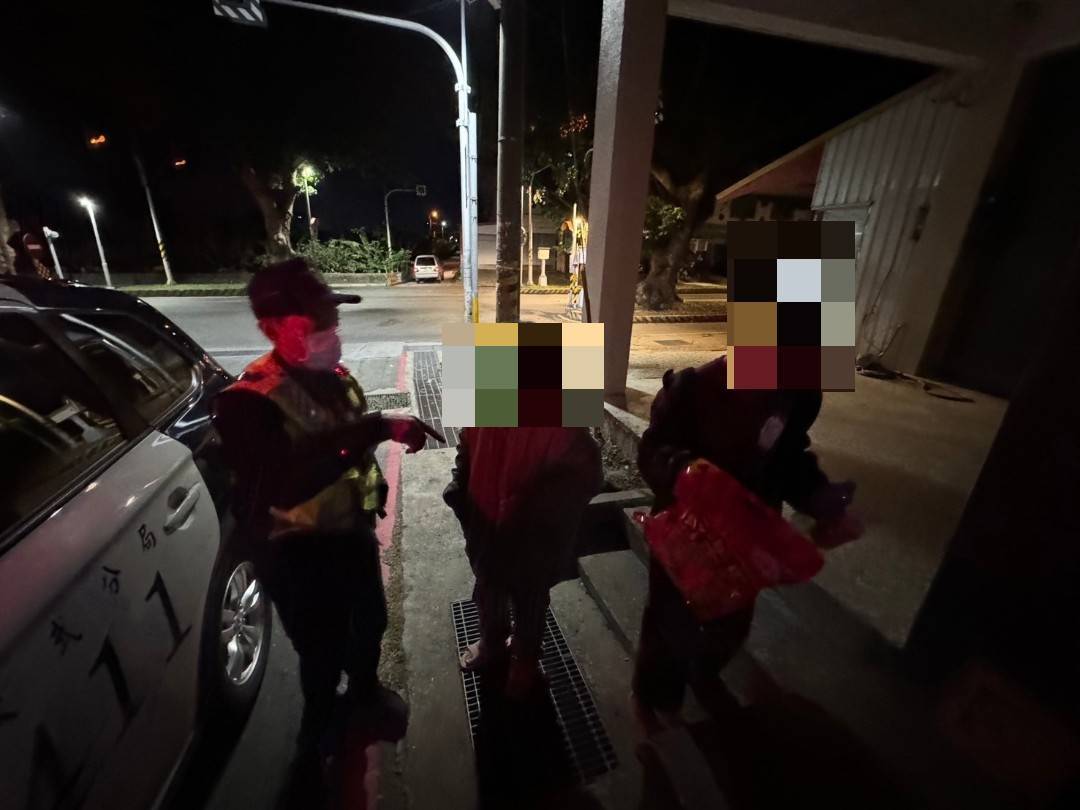 身障男迷路誤入香蕉果園 大武暖警寒夜助返家