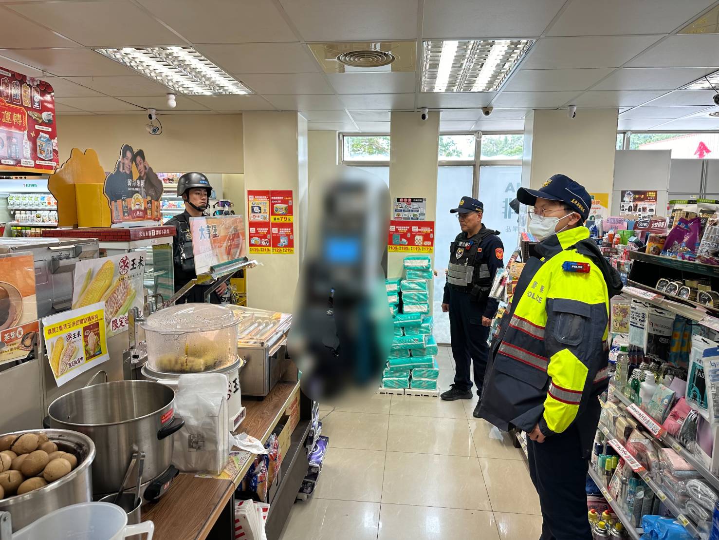 加值服務、民眾安心！民眾、商家皆可申請「大額存(提)款」護鈔 關警讓您安心又有安全