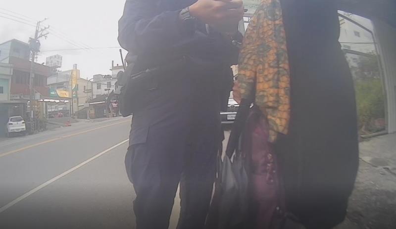 臺東警察協助比利時籍女遊客