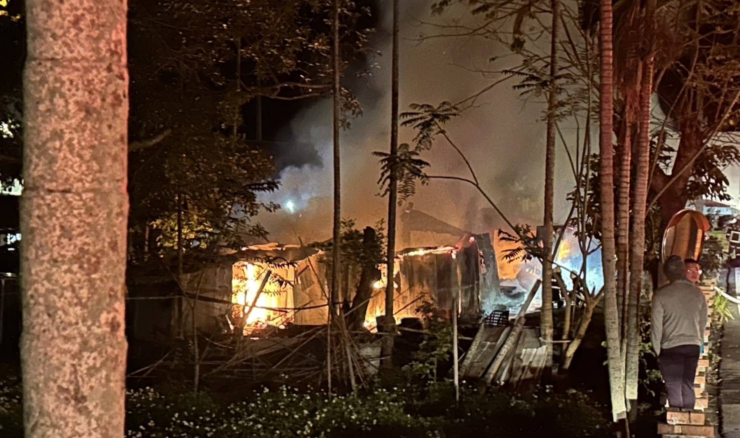 暗夜祝融2兄弟逃生不及遭吞噬    關警與消防深入調查起火原因