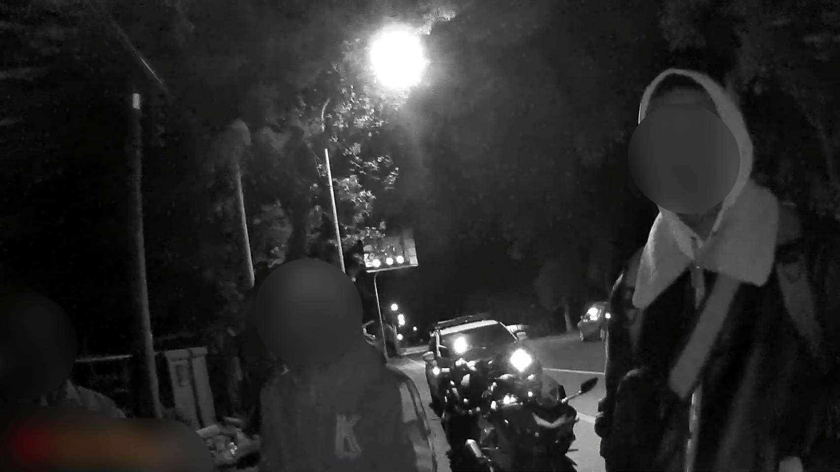 解決非洲留學生機車沒電困境，關警展現臺灣警察熱忱及專業 