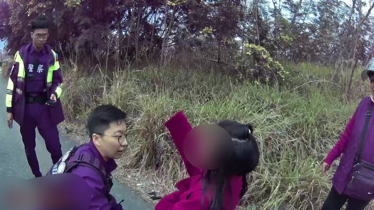 5歲女童迷途嚎啕大哭   暖警耐心安撫護送返家