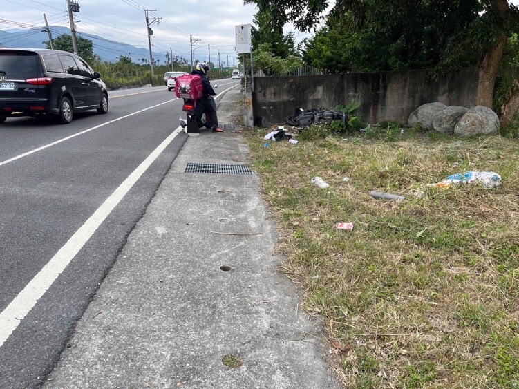 男騎普重機「偏離車道撞圍牆」頭部重創不治