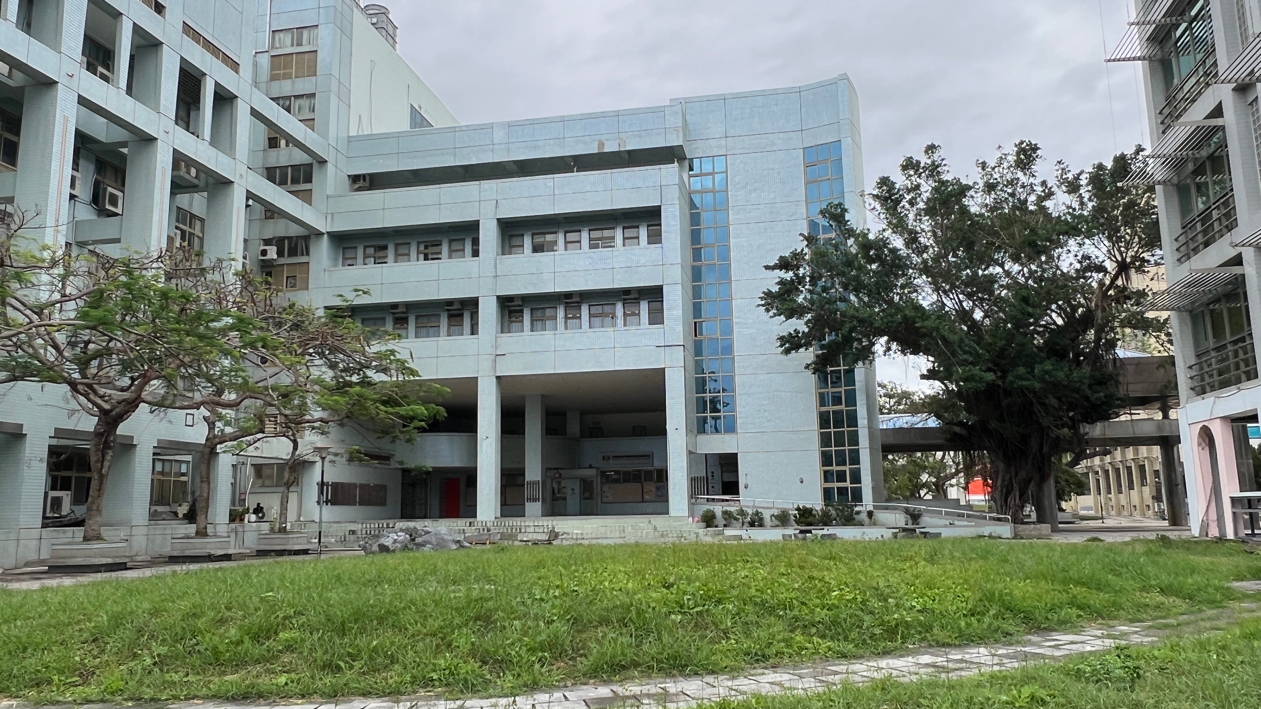 台東社區大學停車困境! 民眾批: 產學創新園區大片空地荒廢 為何不開放?