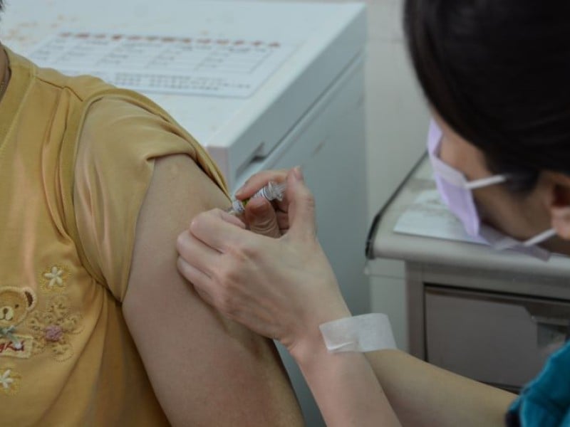 疾管署增購流感疫苗10萬劑，可如期2月20日起提供流感高風險族群接種