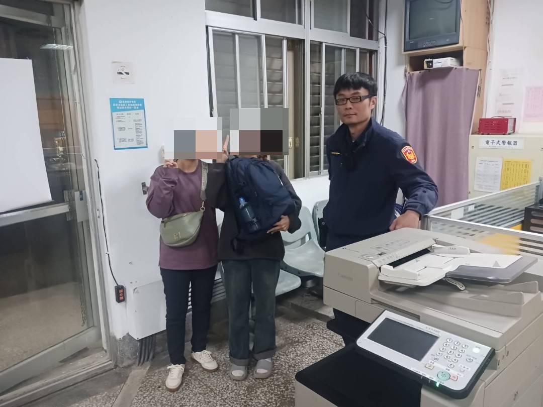 遊客背包遺失 警方迅速協助尋回