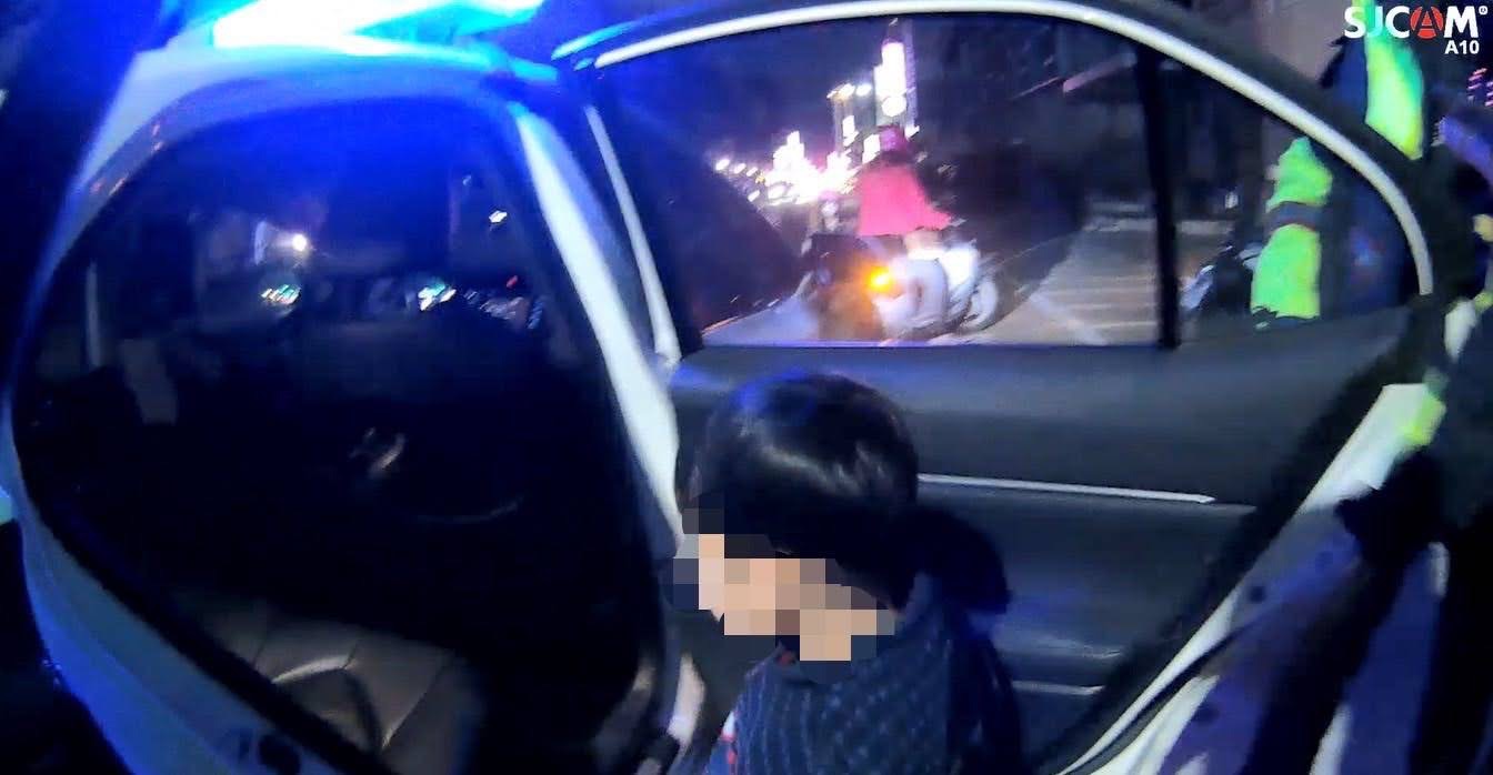 3歲男童夜間獨逛大街　警方協助平安返家