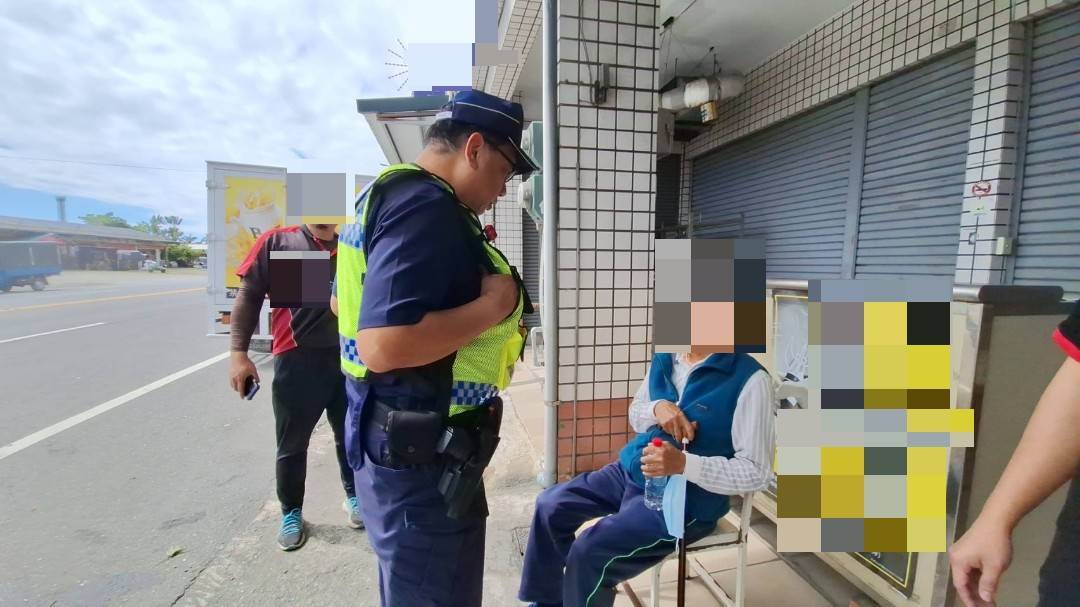 老伯突感不適路旁休息 太麻里警民暖心協助護送返家