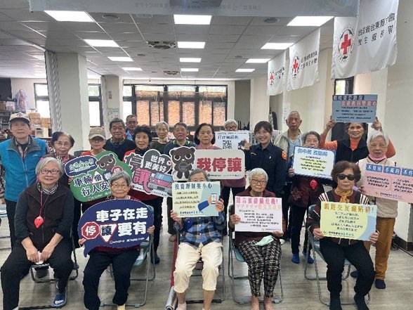 提升防詐與交安意識！東警深入社區進行宣導