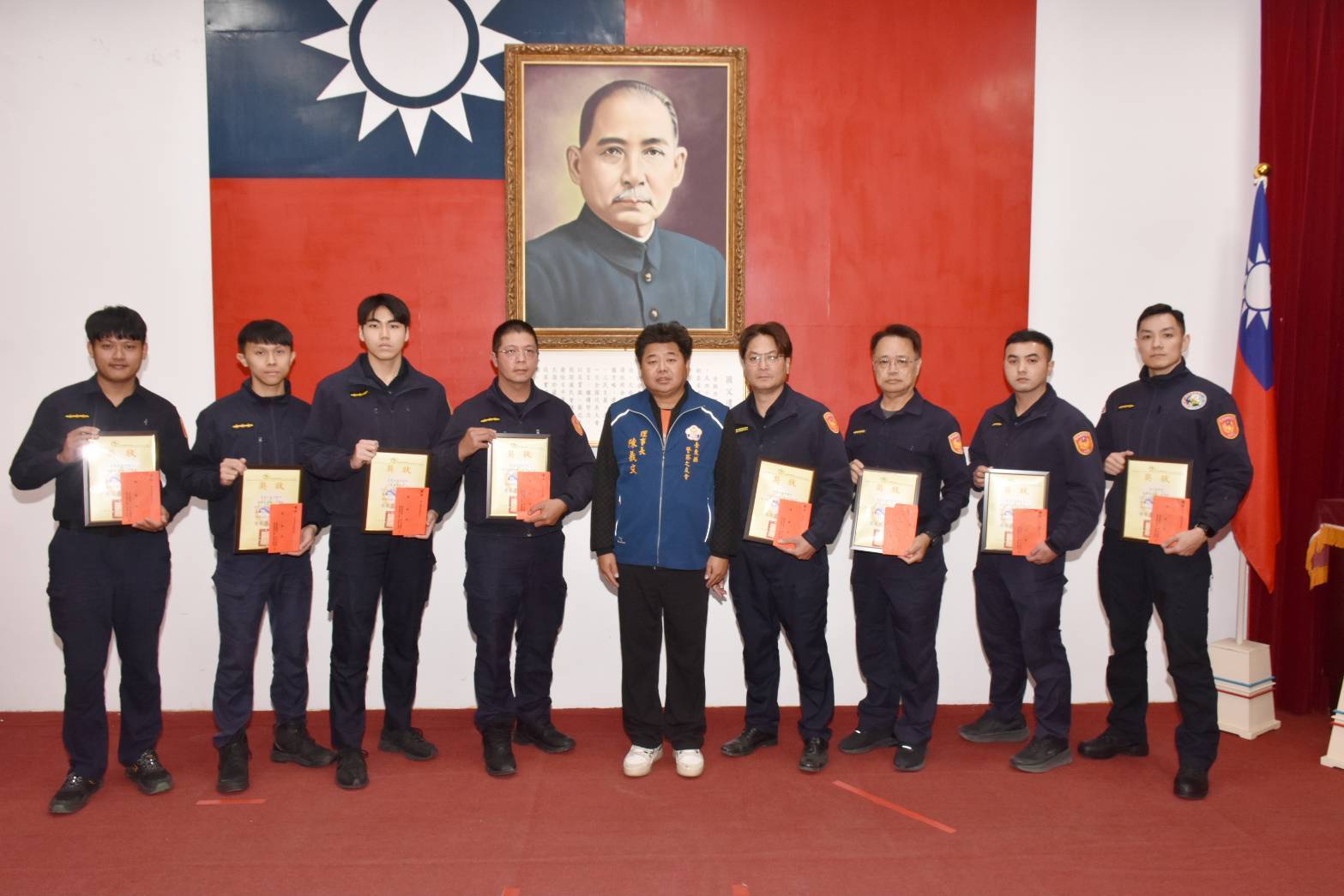 治安、交通及為民服務表現卓越，警友會頒贈慰勉金表揚績優警