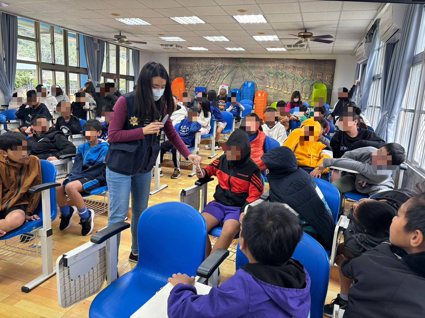 向數位性別暴力說不，婦幼安全巡迴列車開往部落國小 