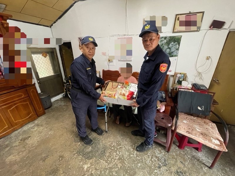  綠島警民攜手送暖　關懷弱勢居民