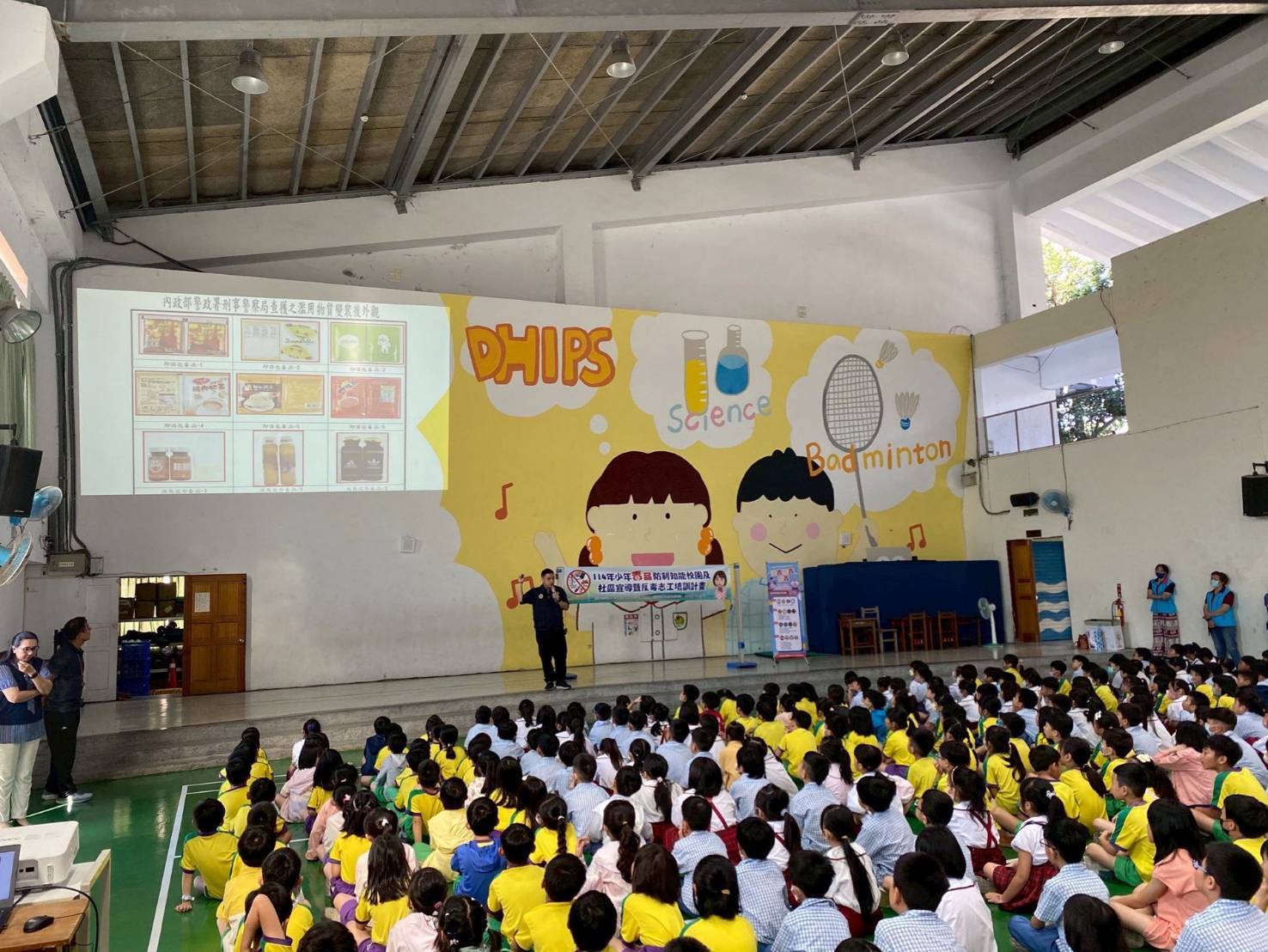 少年警察隊結合縣府少年輔導委員會前往東海國小宣導反毒、反詐騙