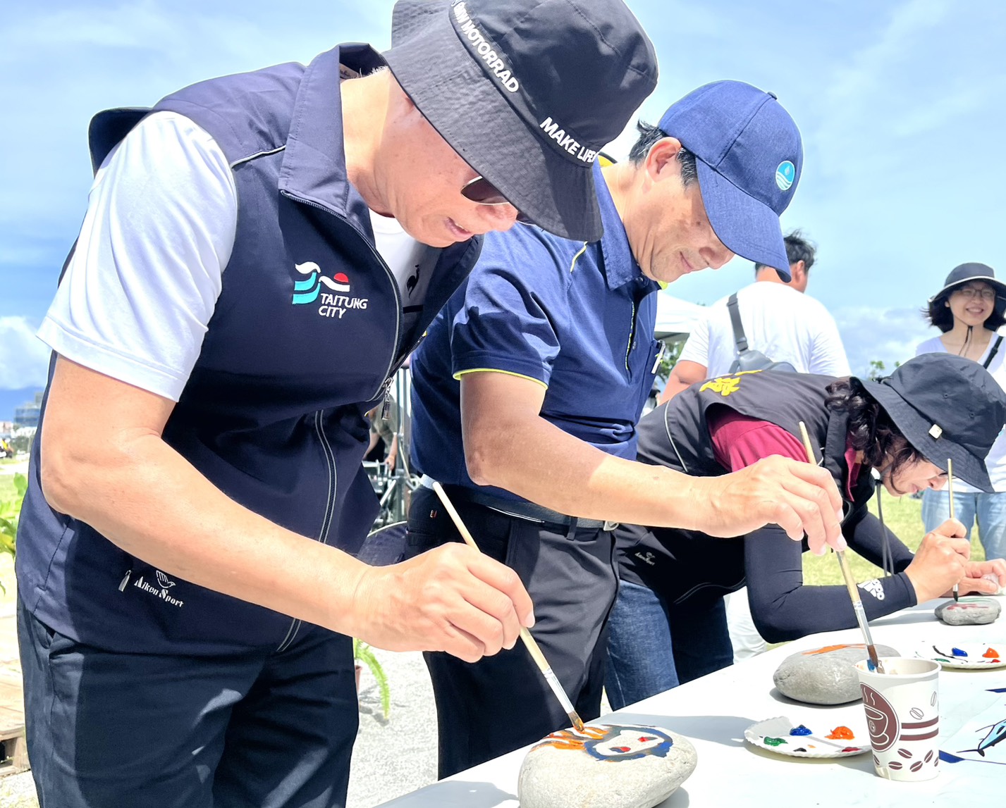 將石頭化為海洋守護石! 市公所推動「愛海代言石」彩繪藝術