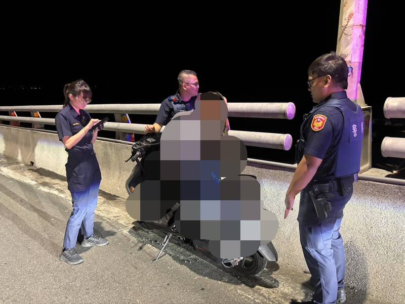 男子三仙台大橋欲輕生 員警及時勸阻