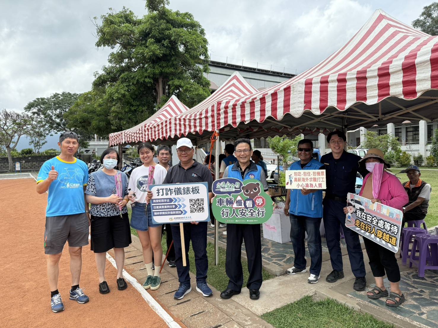 警民同心慶母親節，永樂警宣導反詐與交安