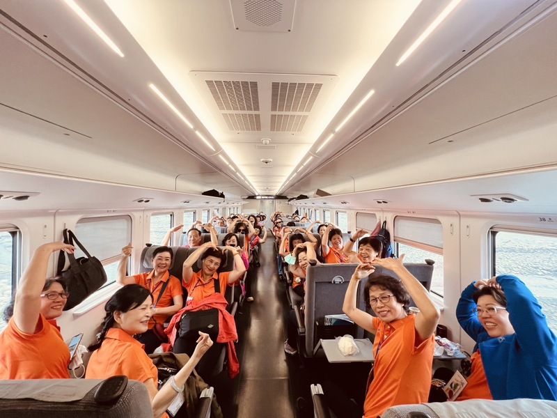 臺東縣政府帶長者看沈文程演唱會圓青春記憶
