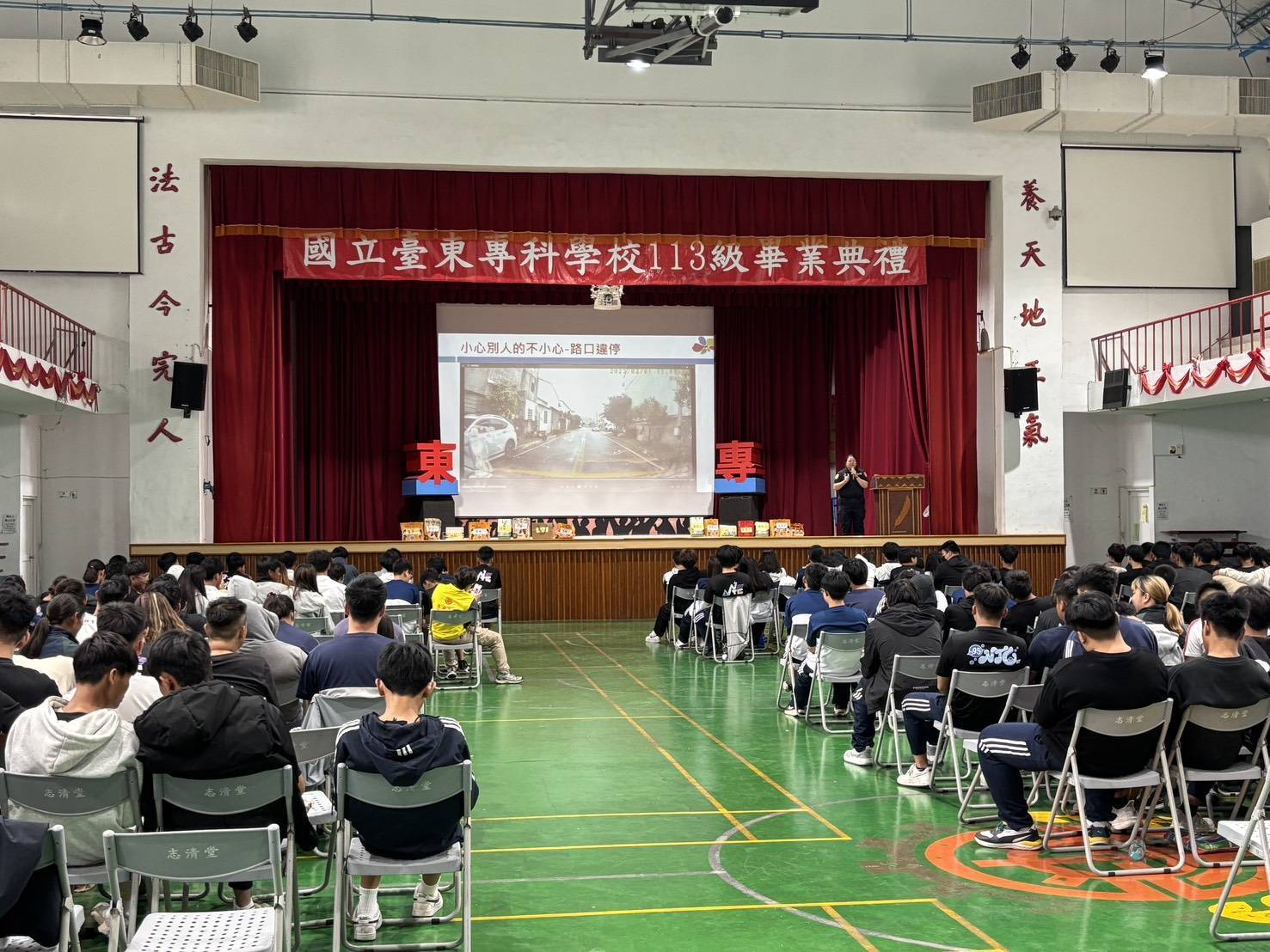 警方進入校園宣導交安，提醒學生防範交通事故