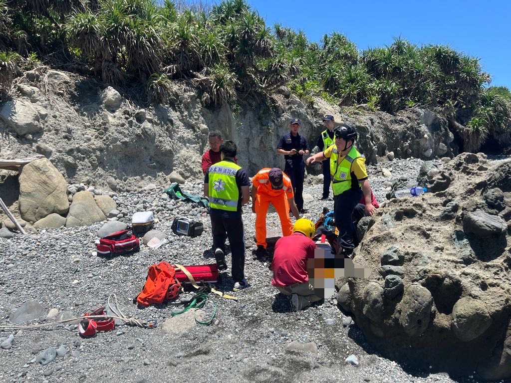 富岡國小校長都蘭鼻釣魚疑失足落海　送醫搶救仍不治
