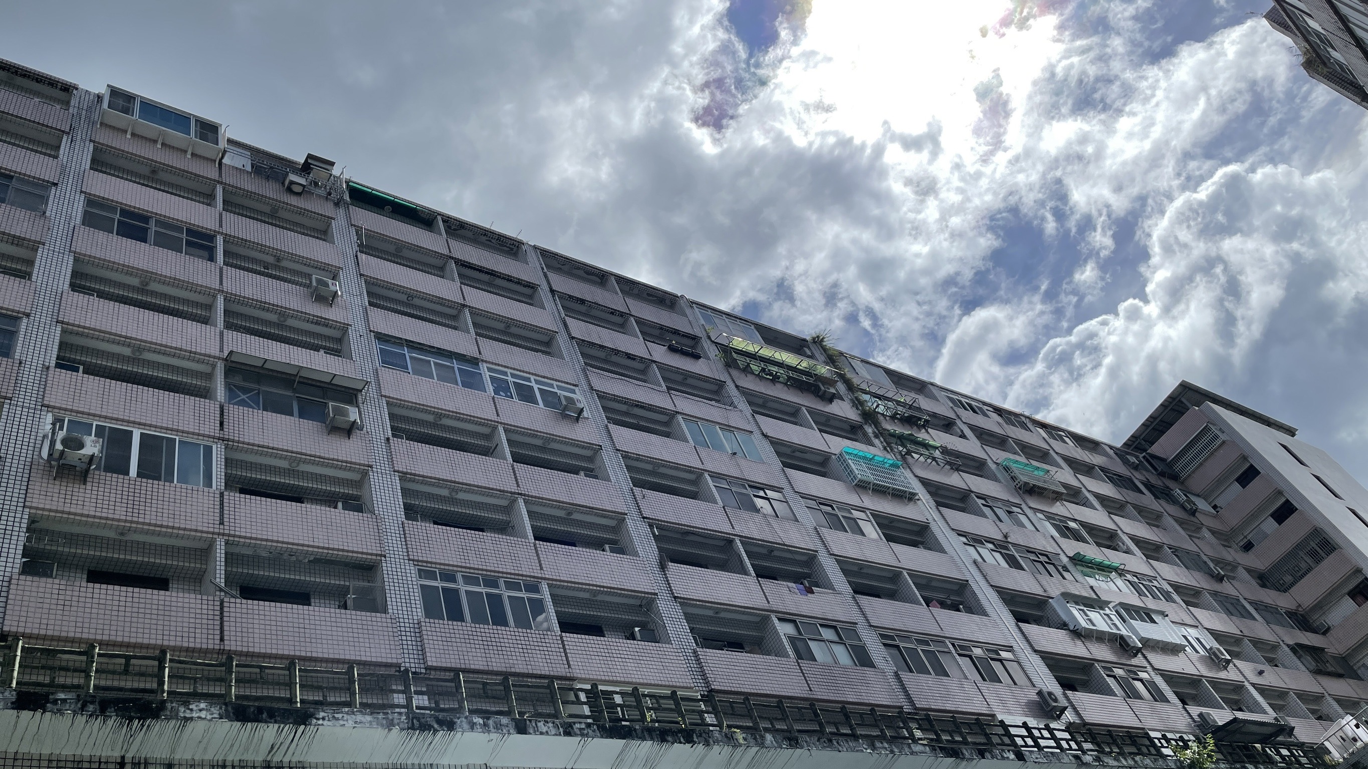 限時搶標！知本溫泉套房 32 戶減價 2拍6/3開跑