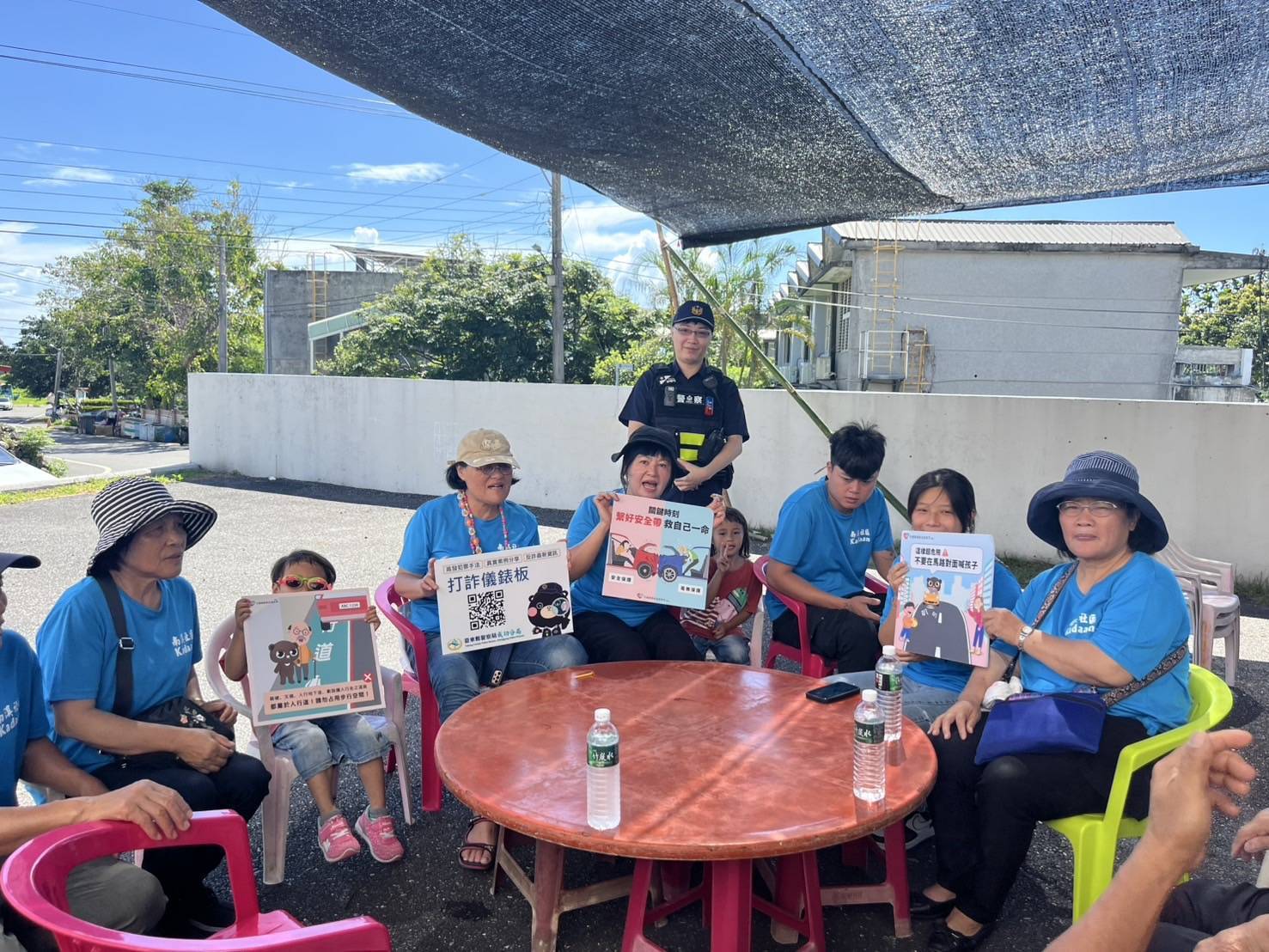 關懷長者守護社區，長濱警所長母親節活動宣導交安與防詐