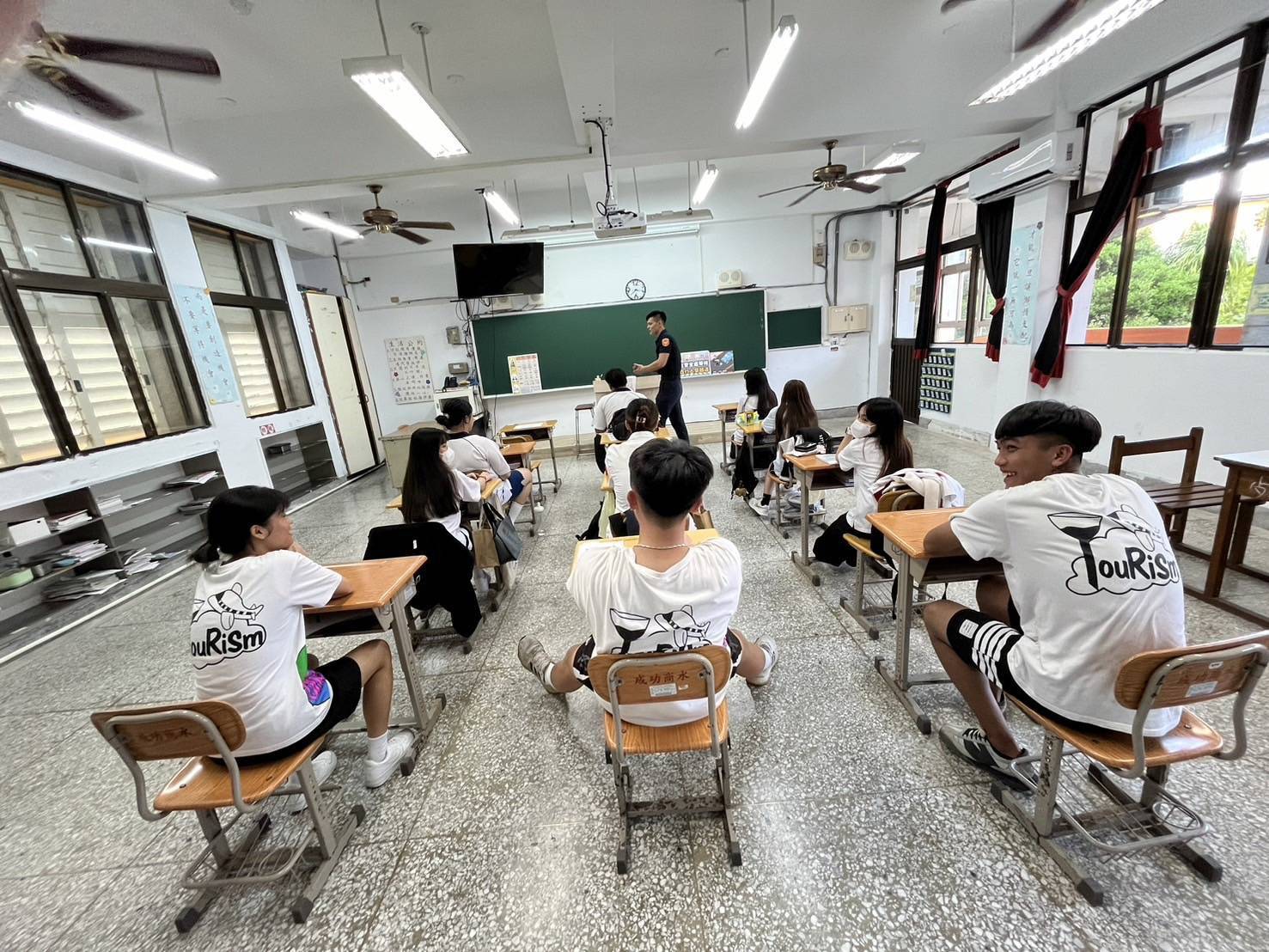 鑑於新北三峽重大交通事故，成功警分局加強校園交通宣導