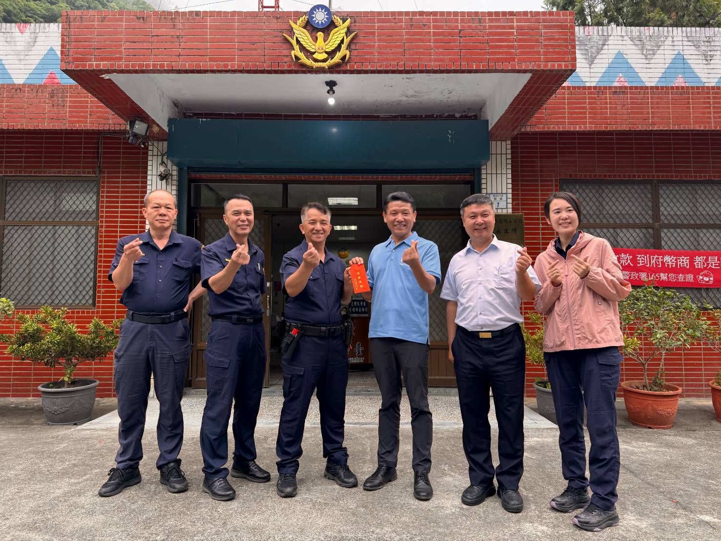 東警局長端午前夕慰問南橫偏鄉員警 直上海拔2,312公尺向陽派出所