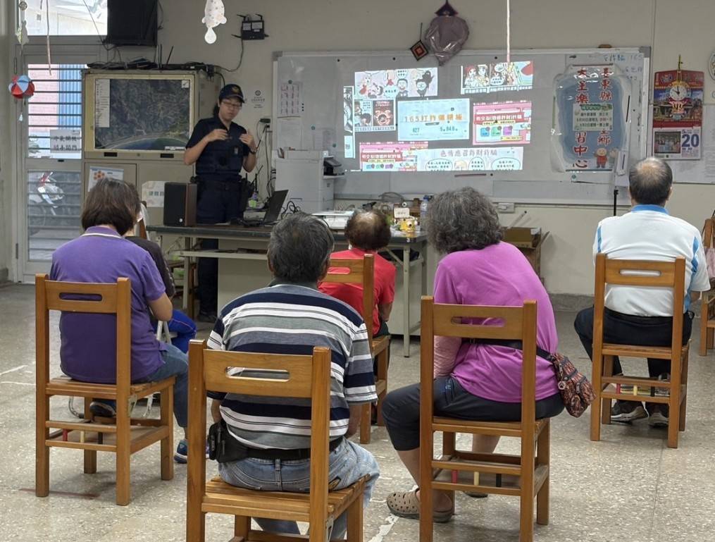 美和警深入華源社區  分享反詐及交安知識