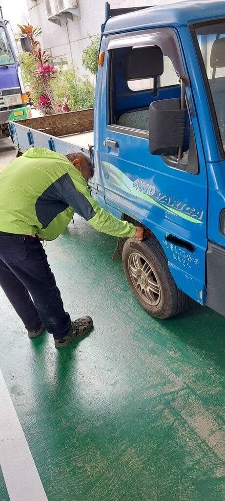 車齡滿8年汽油汽車「每2年定檢」 臺東縣政府呼籲按時驗車免受罰 