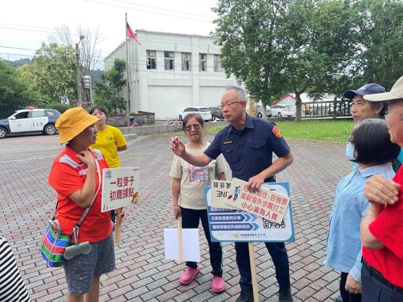 警民好厝邊　初鹿派出所與文健站長者面對面交流
