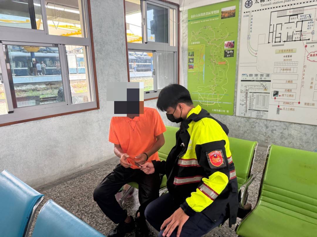 太麻里警助失意男子 重新振作再出發