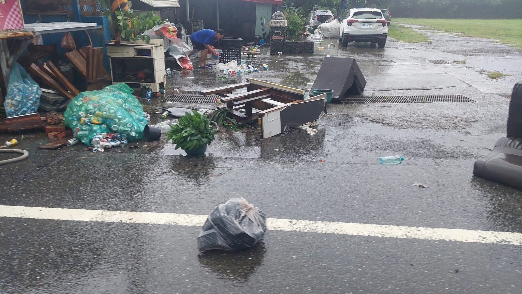 南田村驚現龍捲風「物品捲入空中、家具散落」長者傷: 從沒遇過