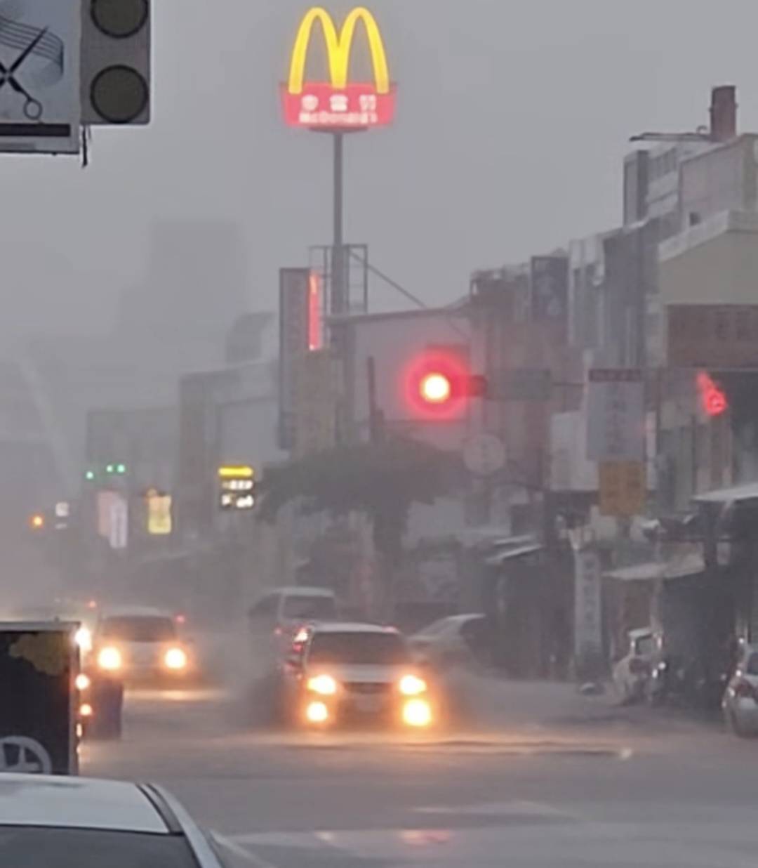 圖片取自臉書林姓民眾影片截圖