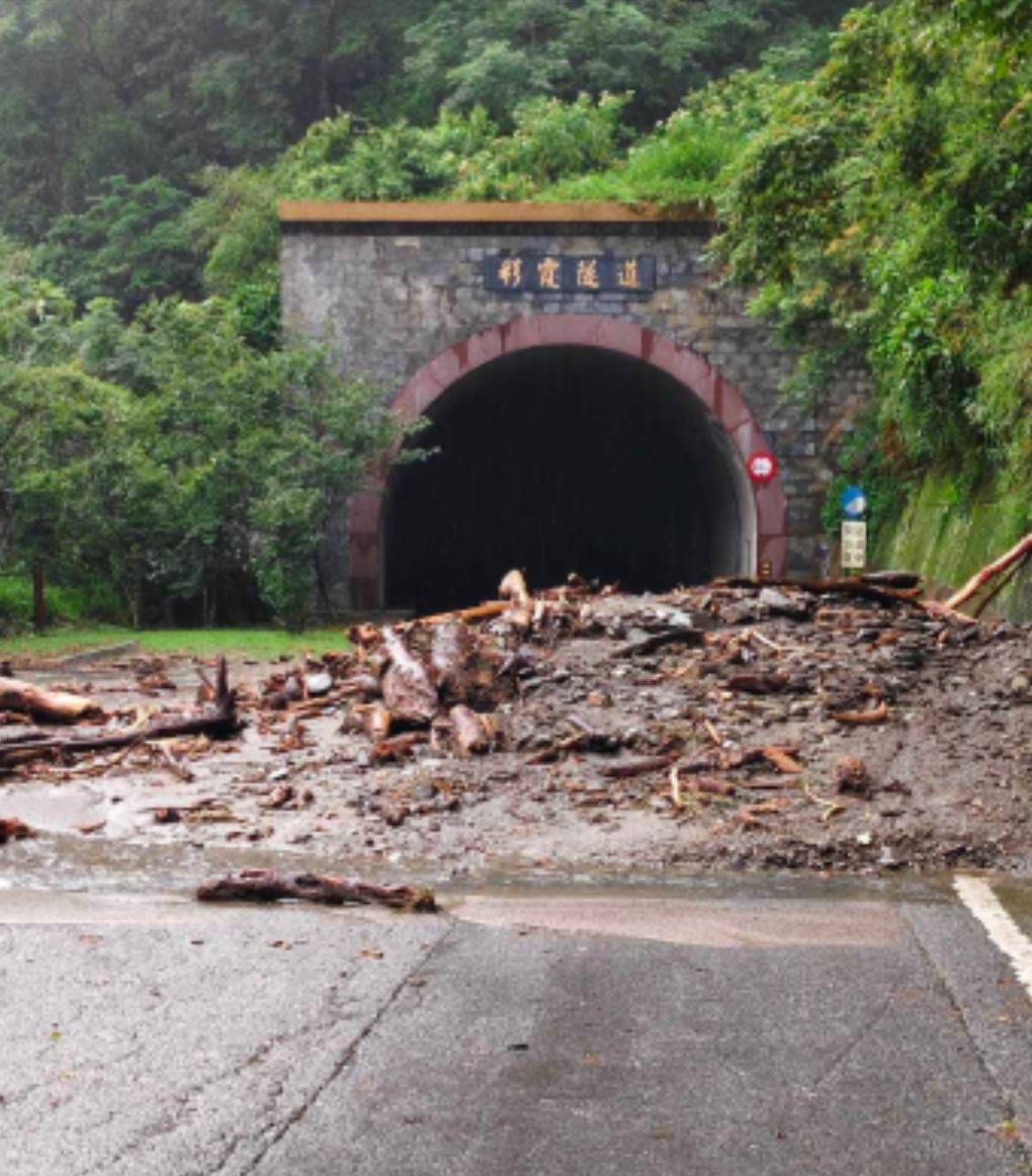 今晨巡查「向陽至下馬」多處邊坡坍方 雙向道路阻斷