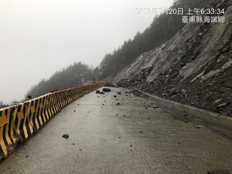 豪雨成災 台20線臨105線梅山口至向陽路斷