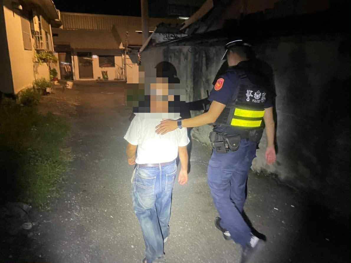 迷途老翁深夜徘徊 豐里警助其返家