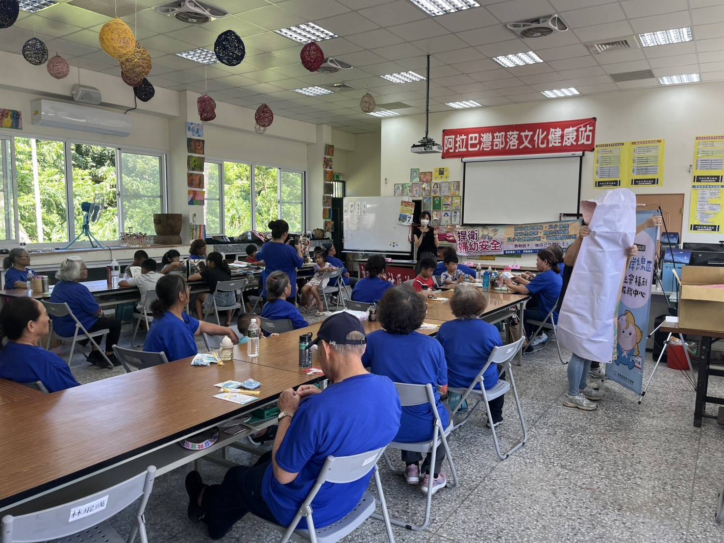 成功分局深入泰源阿拉巴灣部落辦理社區治安會議　強化交安與反詐宣導