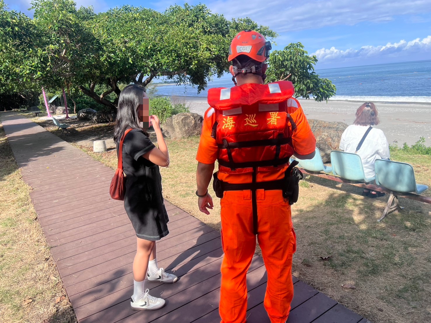 海象變化快速、洶湧浪潮極具破壞力! 海巡人員戒備守護: 民眾避免前往海邊