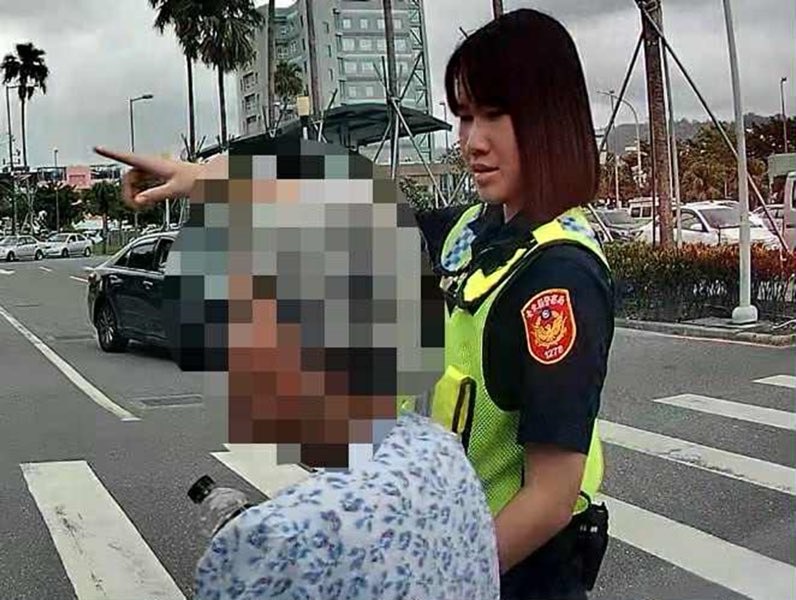 八旬嬤烈日中迷途　暖心台東警平安護送返鄉