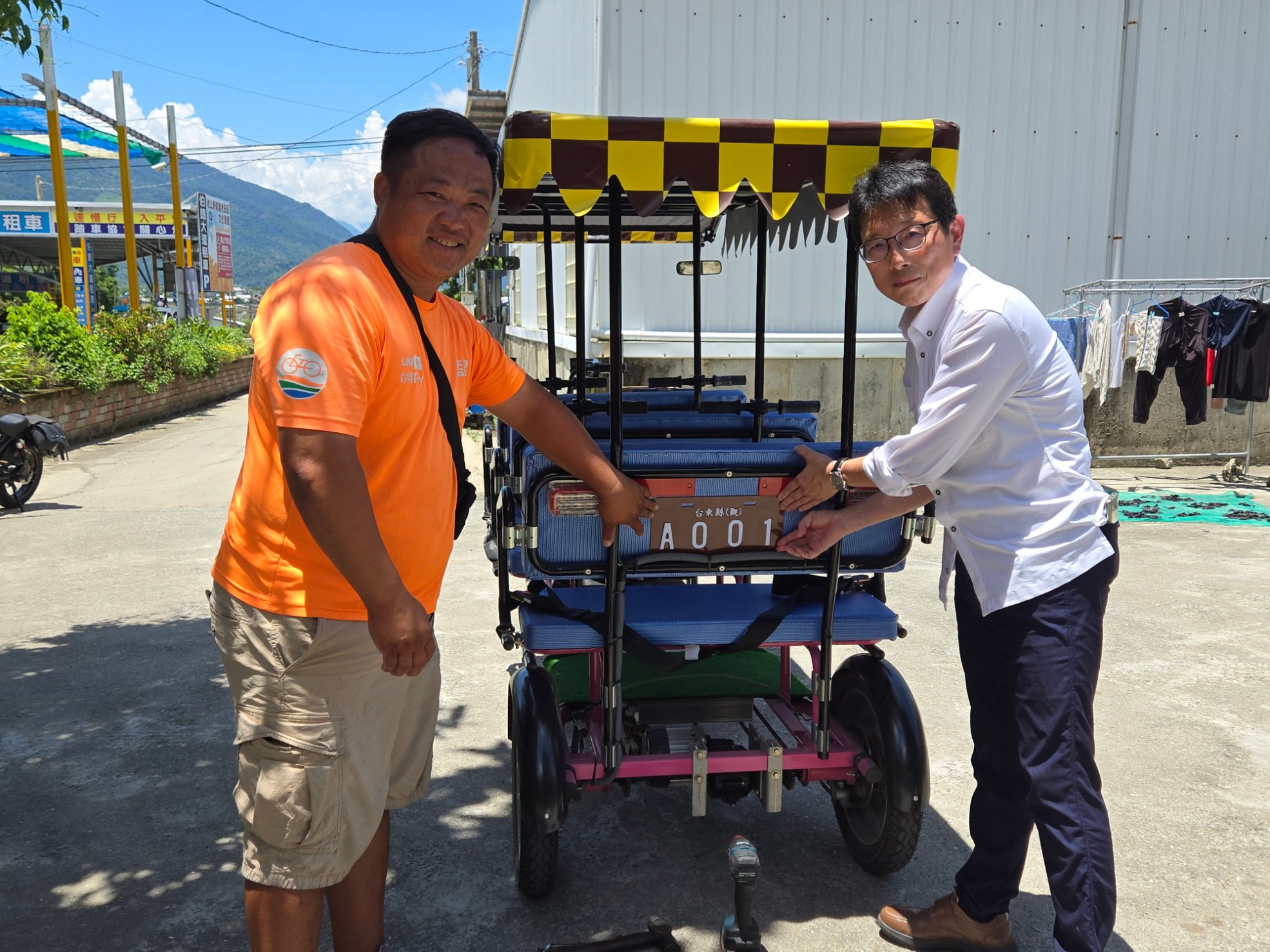「營業慢車」驗車掛牌上路 共創旅遊、業者、遊客三贏