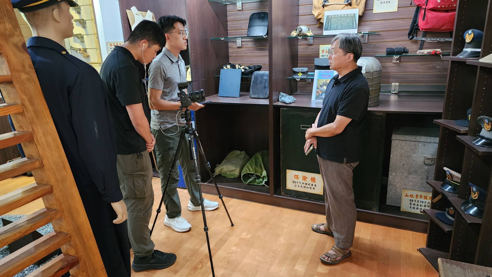 大時代縮影先民的勇氣與善良! 國防部軍聞社、中央社拍訪關警「三叉山事件」文物