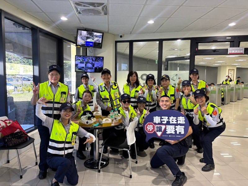 臺東義警至分局協勤 中興所宣導交安與防詐觀念