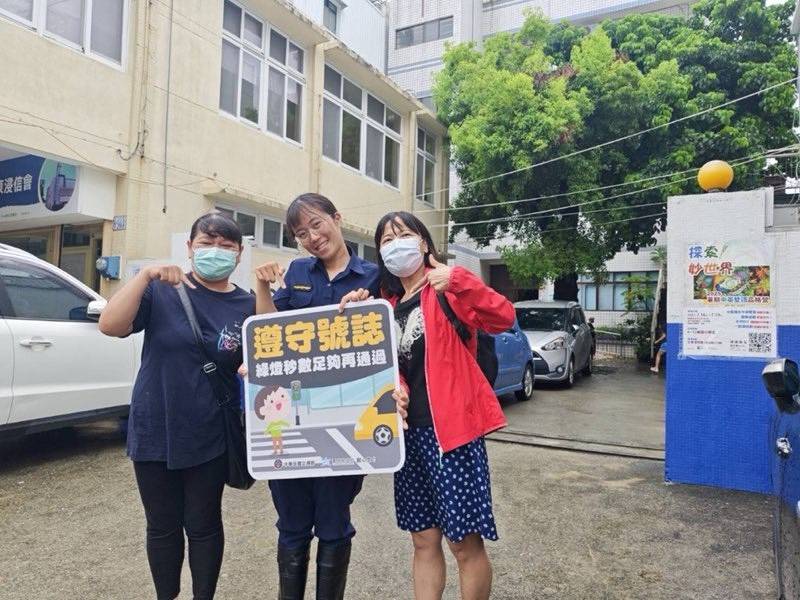 寶桑警走入教會宣導守護民眾安全,交通、防詐觀念深植社區
