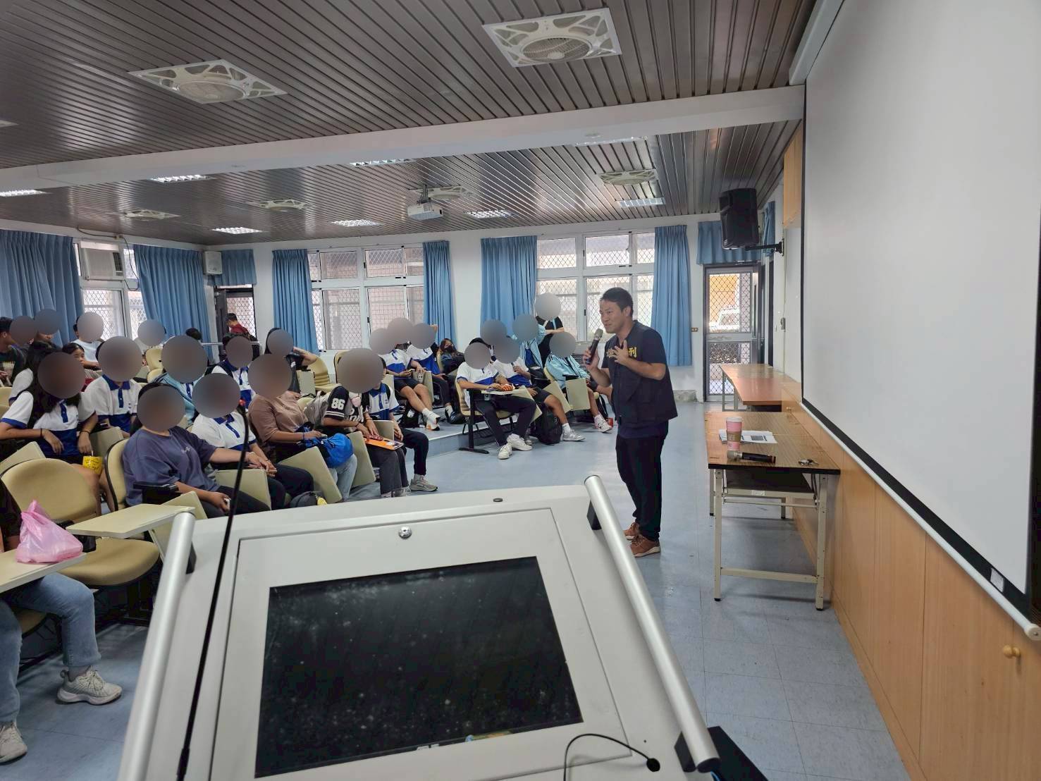 關山警落實校園安全維護工作　偵查隊長向全校新生實施法治教育及灌輸交通安全觀念