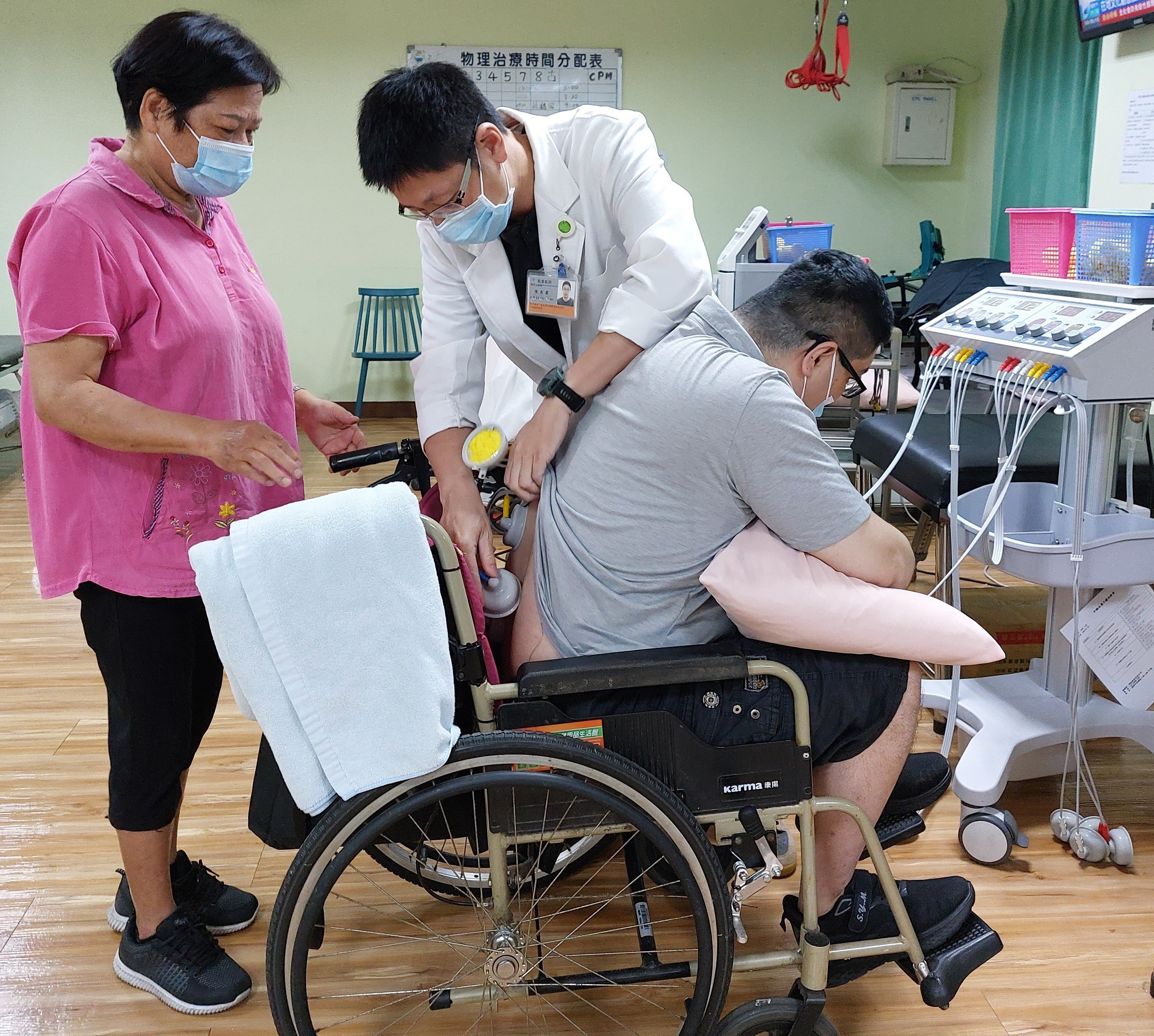 臺東囝仔陳奕霖返鄉 榮獲「優良物理治療師傑出奉獻獎」